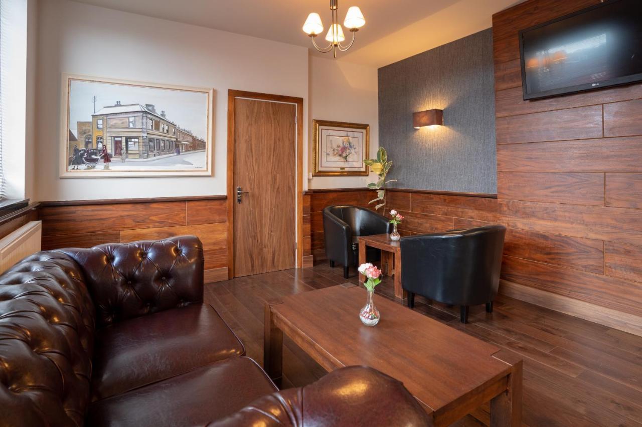 Eagle Hotel Luton Airport Extérieur photo