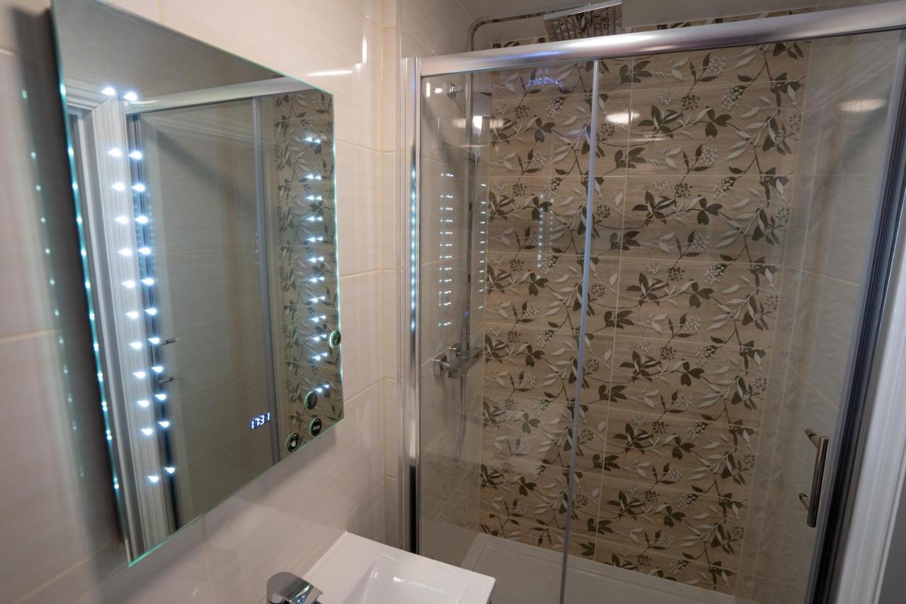 Eagle Hotel Luton Airport Extérieur photo