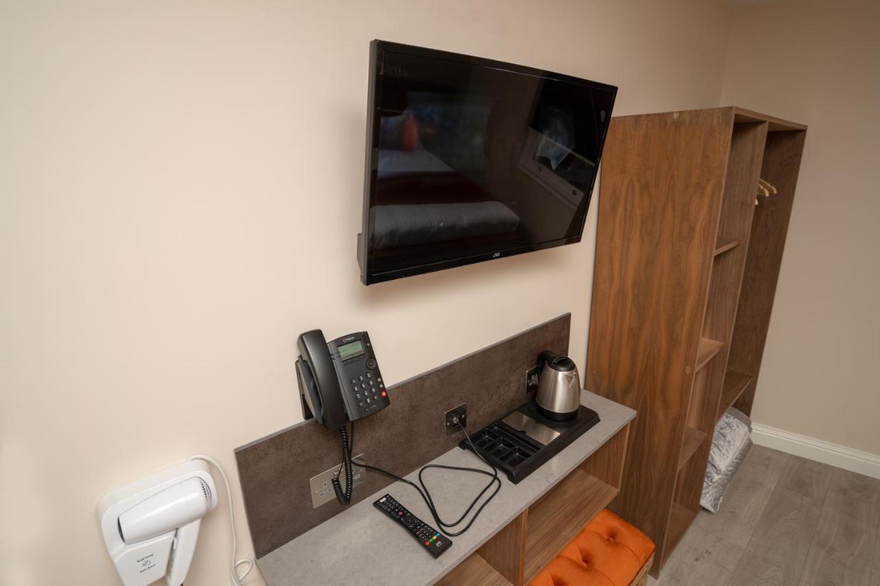 Eagle Hotel Luton Airport Extérieur photo