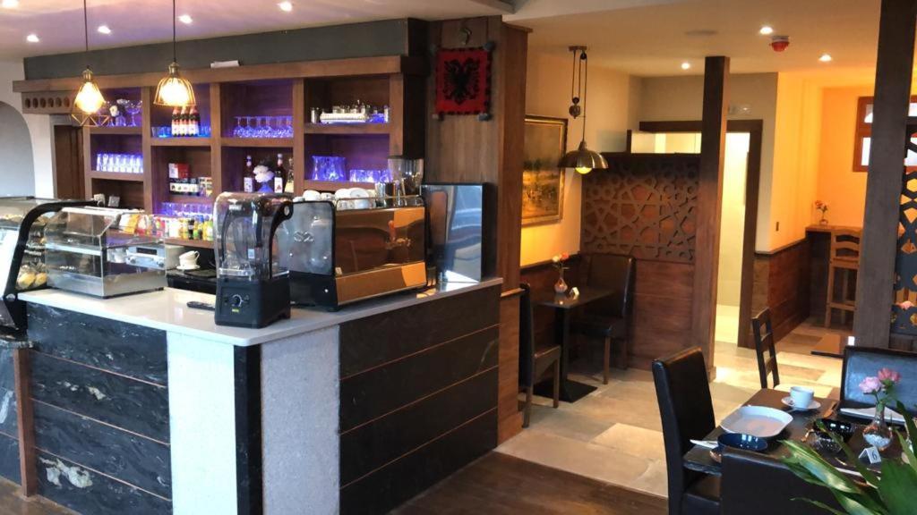 Eagle Hotel Luton Airport Extérieur photo